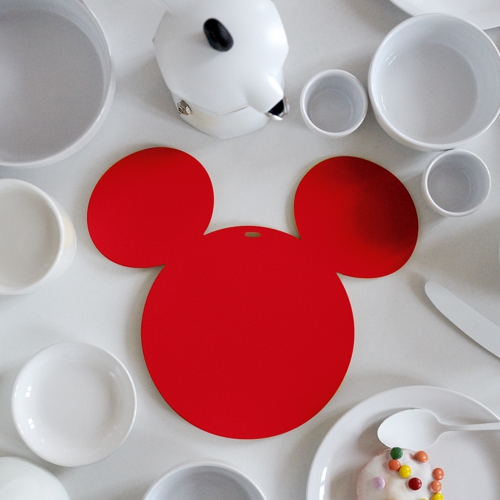 Porta platos de Mickey Mouse hecho por Fermob