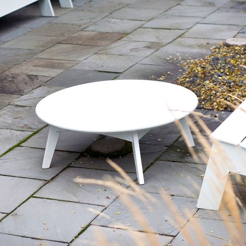 Mesa redonda para sala de terraza en color blanco