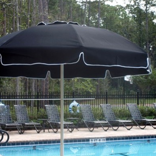 Sombrilla de fibra de vidrio modelo Balboa con tela Sunbrella y faldones